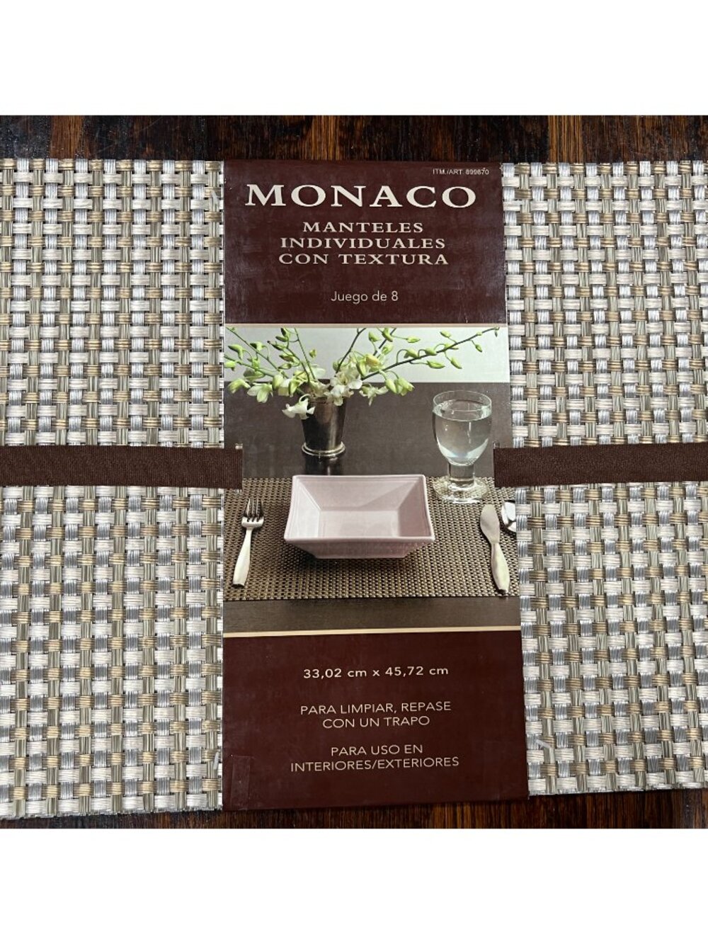 8 PVC Place mats in beige silver